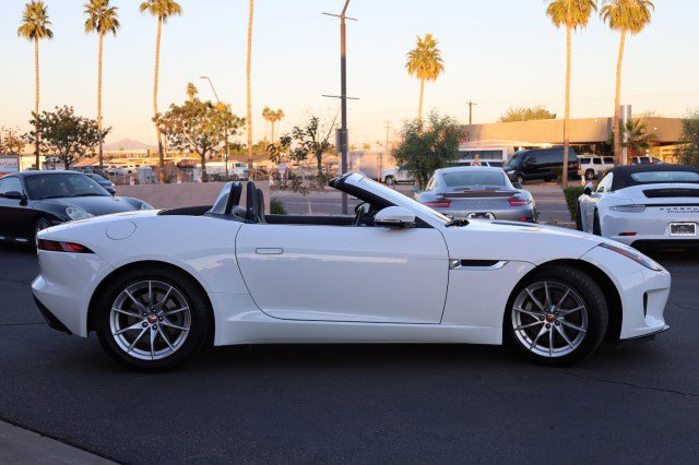 Used 2020 Jaguar F-TYPE Convertible image 12