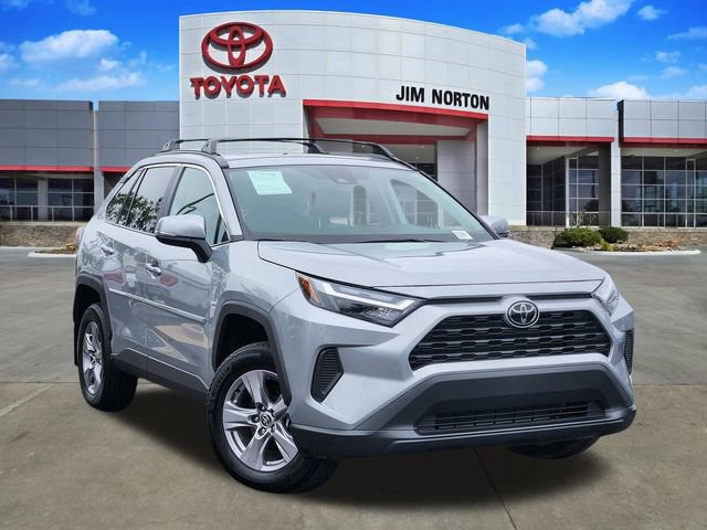 Used 2025 Toyota RAV4 XLE w/ Convenience Package FWD image 1