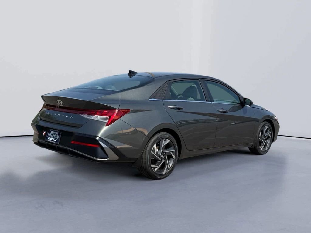 New 2025 Hyundai Elantra SEL w/ Cargo Package image 7