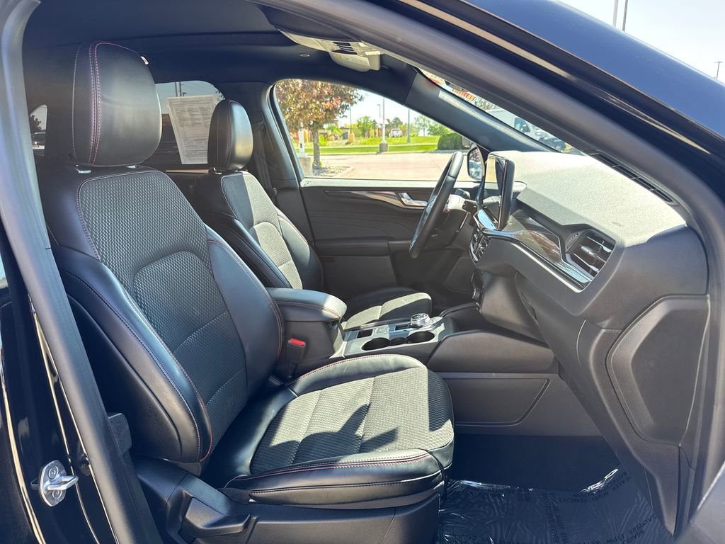 Used 2024 Ford Escape ST-Line w/ Tech Pack #1 AWD/4WD image 33