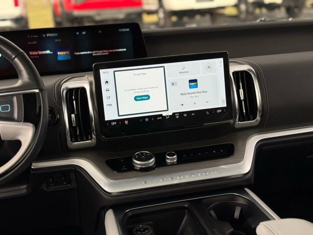 Certified 2025 Ford Expedition Platinum image 29