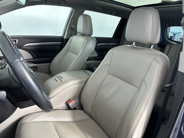 Used 2019 Toyota Highlander Limited Platinum AWD/4WD image 13