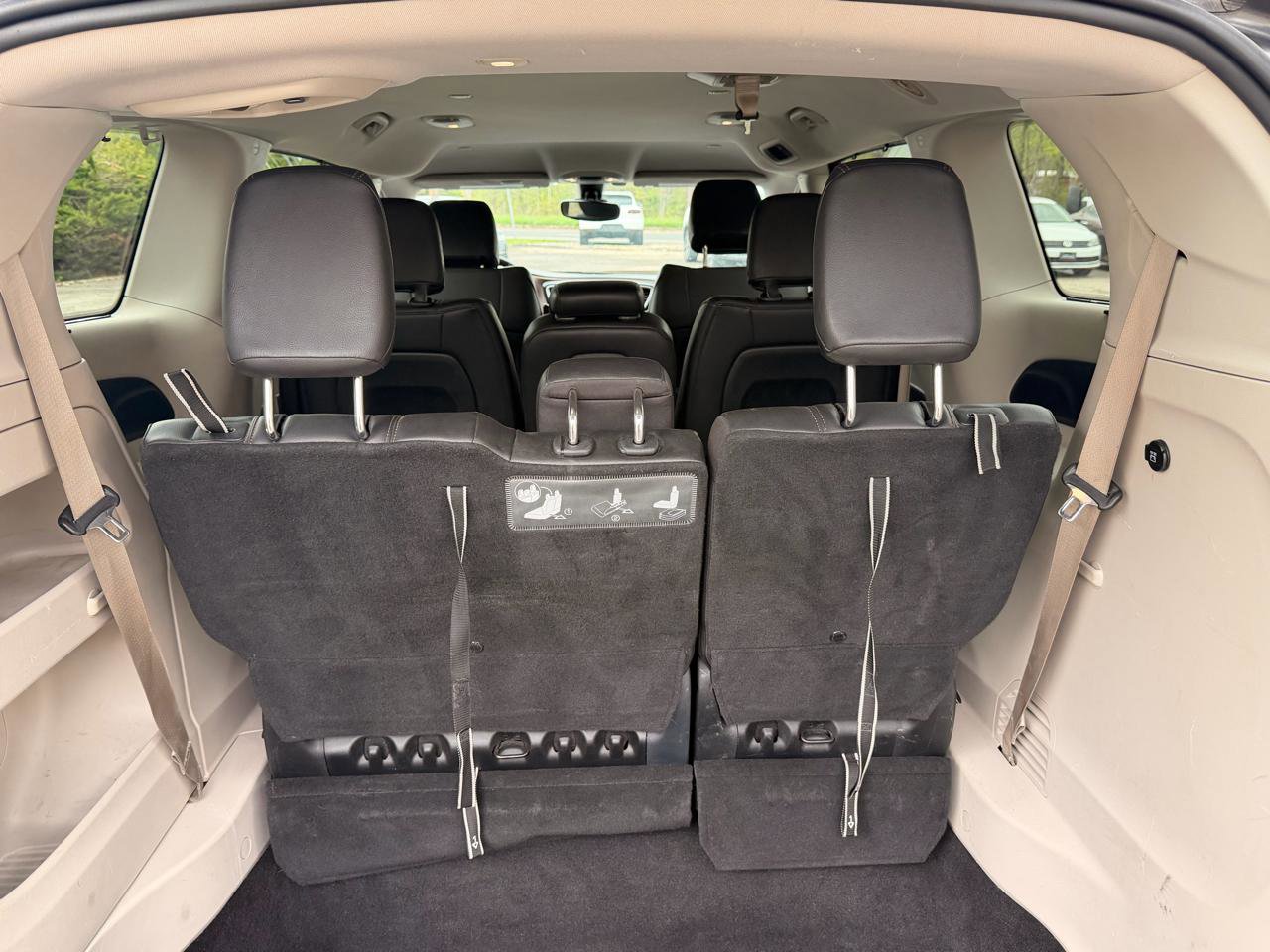 Used 2017 Chrysler Pacifica Touring-L FWD image 25
