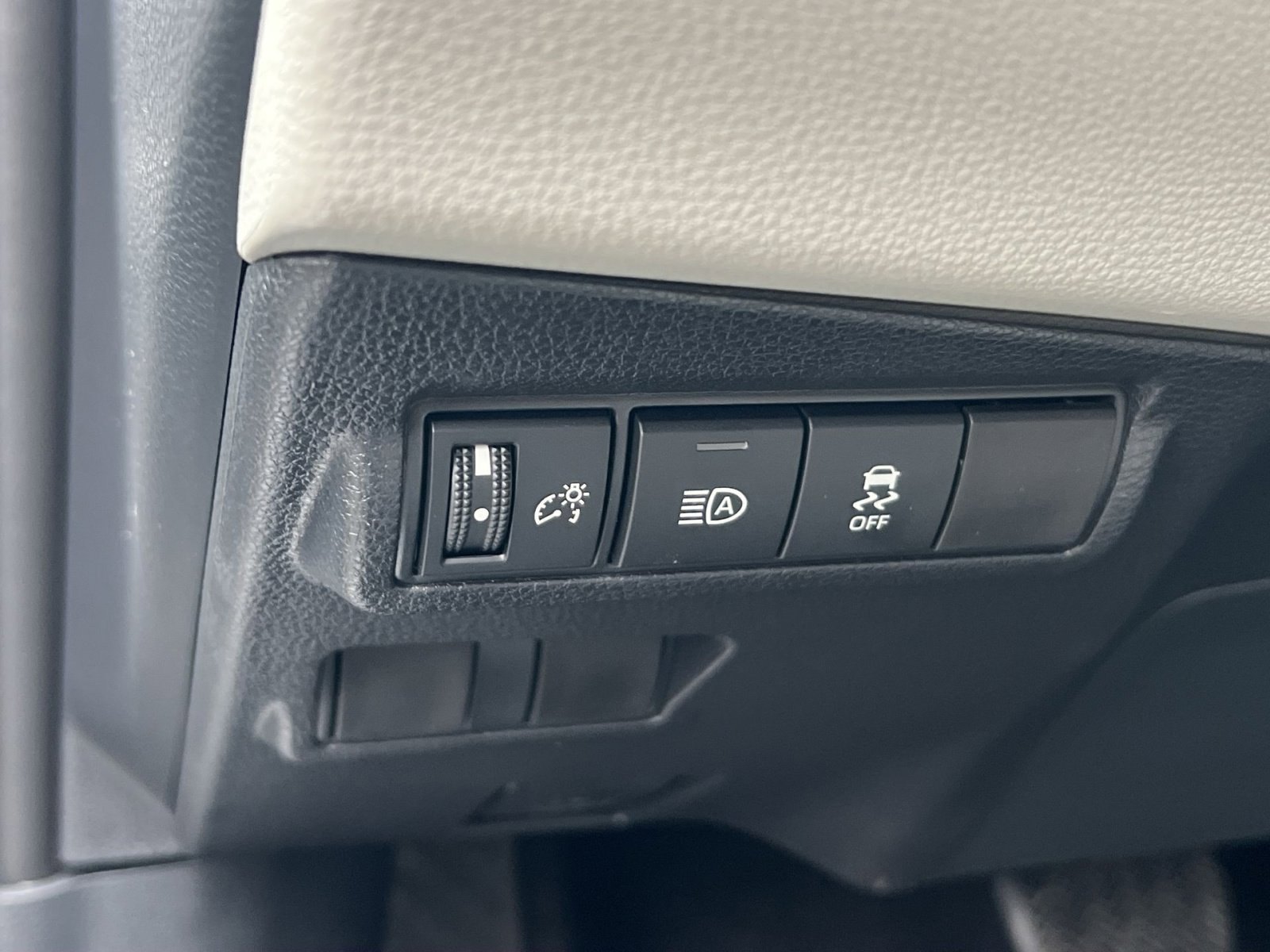 New 2026 Toyota Corolla Cross L image 23