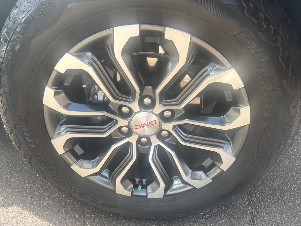 Used 2023 GMC Canyon Denali image 40