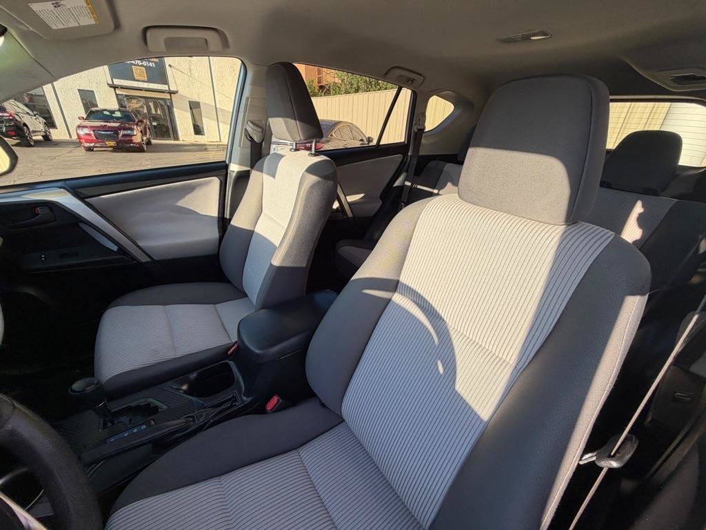 Used 2014 Toyota RAV4 LE FWD image 23