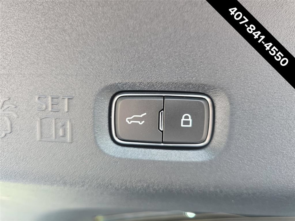 New 2027 Lincoln Navigator Premiere RWD image 8