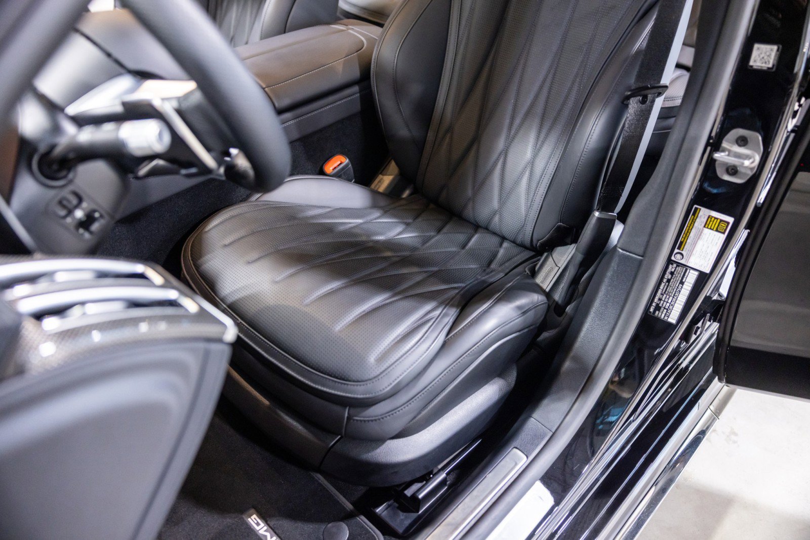 Used 2024 Mercedes-Benz S 63 AMG S w/ AMG Night Package image 39