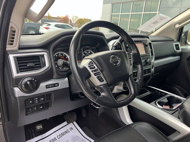 Used 2019 Nissan Titan PRO-4X AWD/4WD image 23