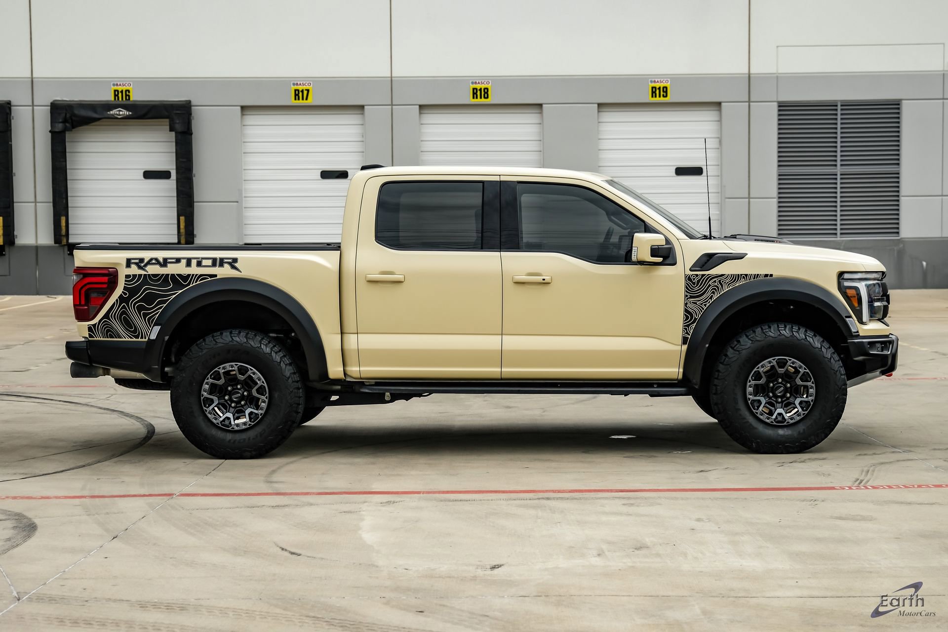 Used 2024 Ford F150 Raptor w/ Equipment Group 803A Raptor R AWD/4WD image 20