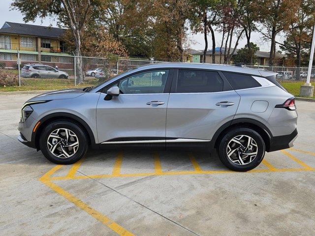 Used 2024 Kia Sportage LX image 9