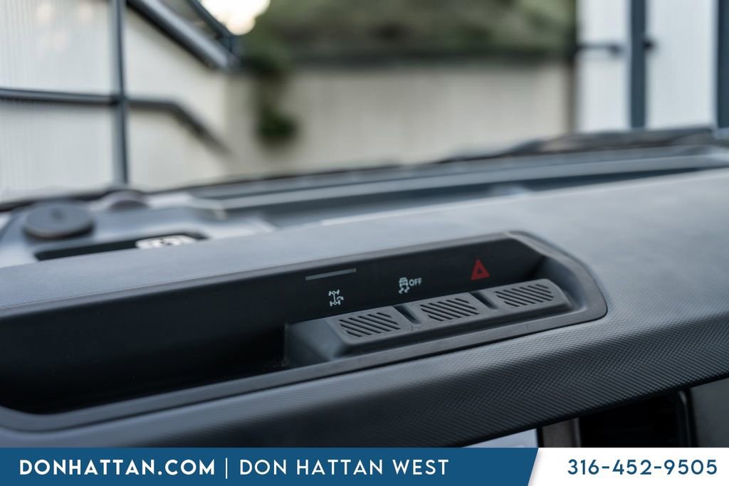 Used 2025 Ford Bronco Big Bend image 10