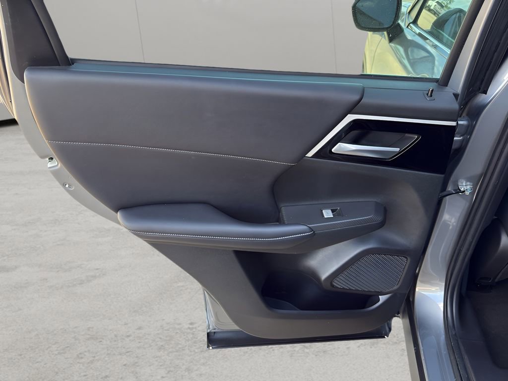 Used 2023 Mitsubishi Outlander SE FWD image 8