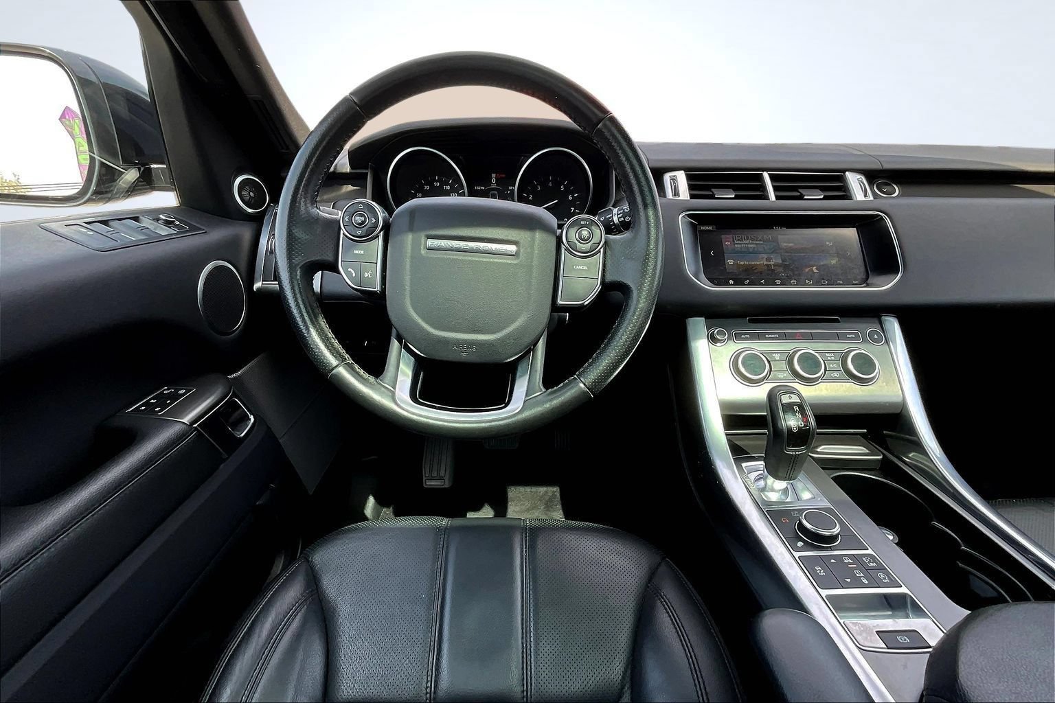 Used 2017 Land Rover Range Rover Sport SE AWD/4WD image 9
