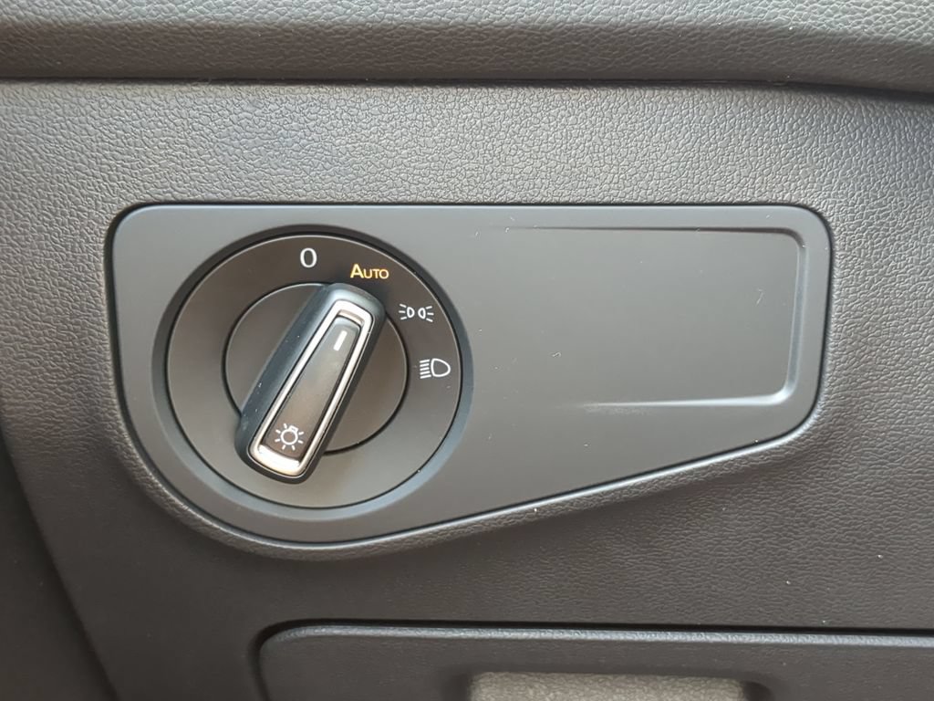 Certified 2023 Volkswagen Tiguan SE R-Line FWD image 26