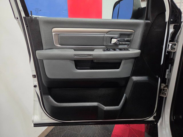 Used 2018 RAM 3500 SLT w/ Cold Weather Group image 32