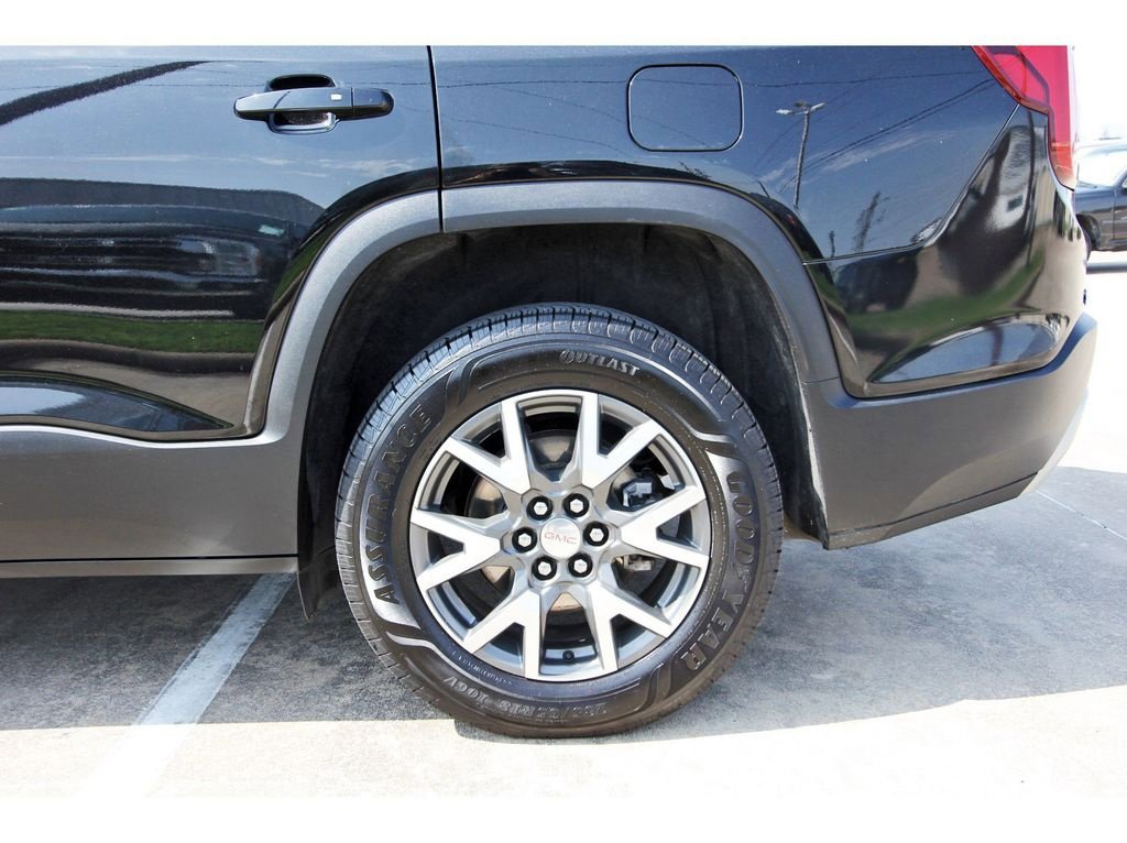Used 2023 GMC Acadia SLE FWD image 32