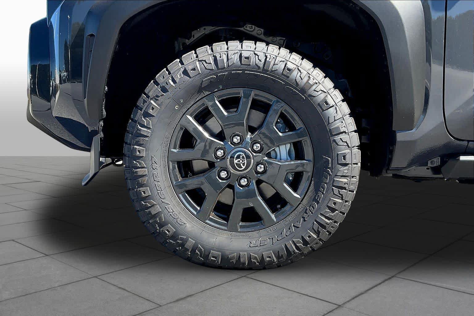 New 2026 Toyota 4Runner SR5 AWD/4WD image 11