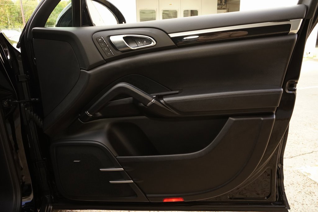 Used 2017 Porsche Cayenne S image 23