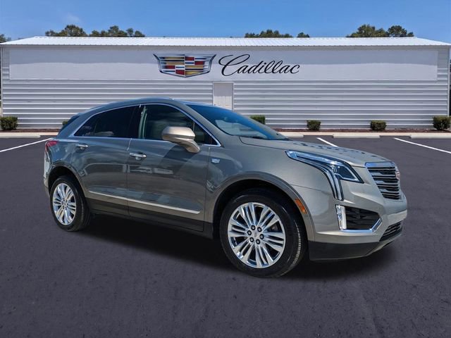 Used 2019 Cadillac XT5 Premium Luxury FWD image 2