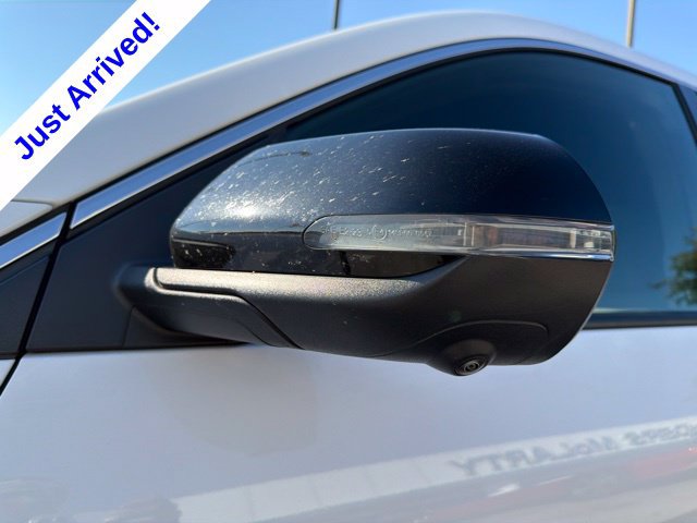Used 2024 Chevrolet Traverse LS FWD image 11