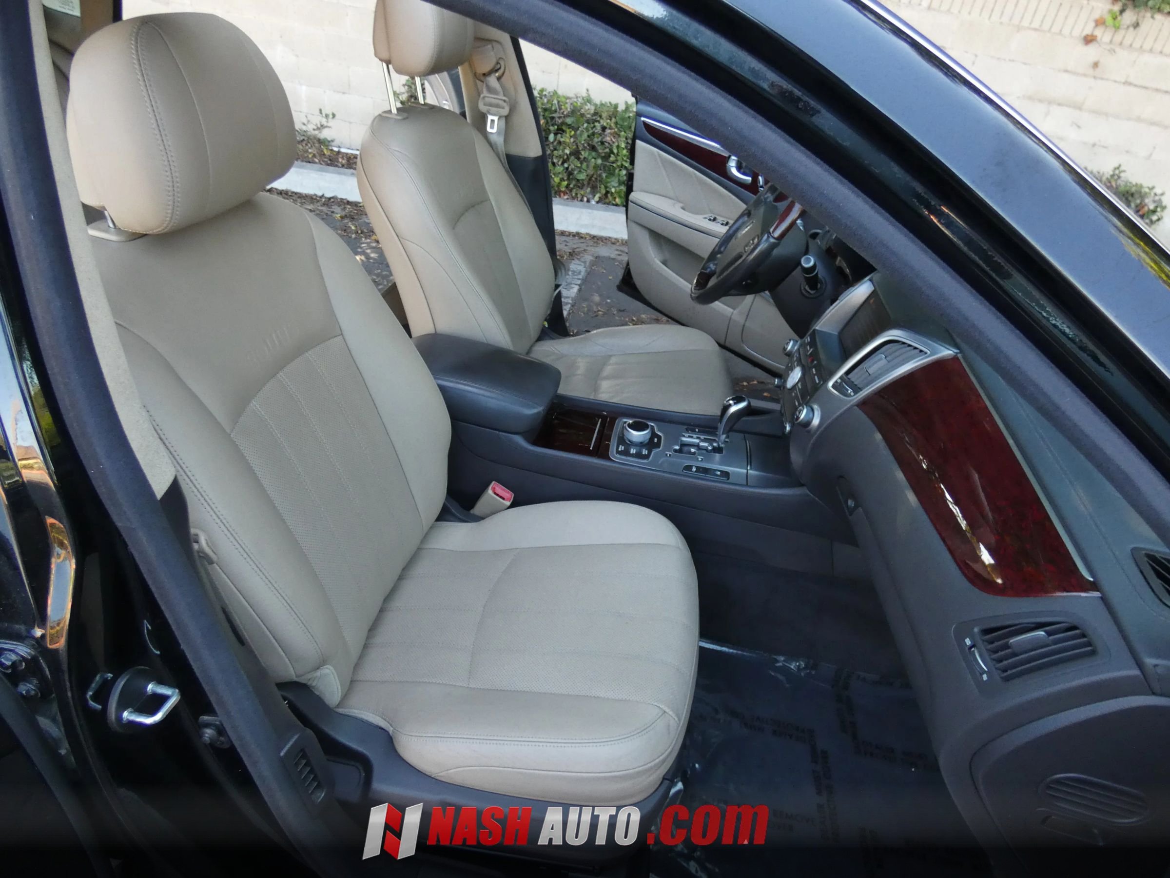 Used 2013 Hyundai Equus Signature RWD image 27