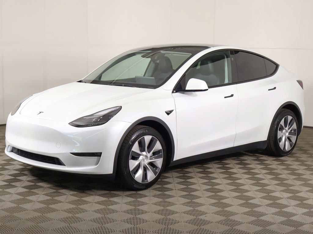 Used 2024 Tesla Model Y Long Range AWD/4WD image 8