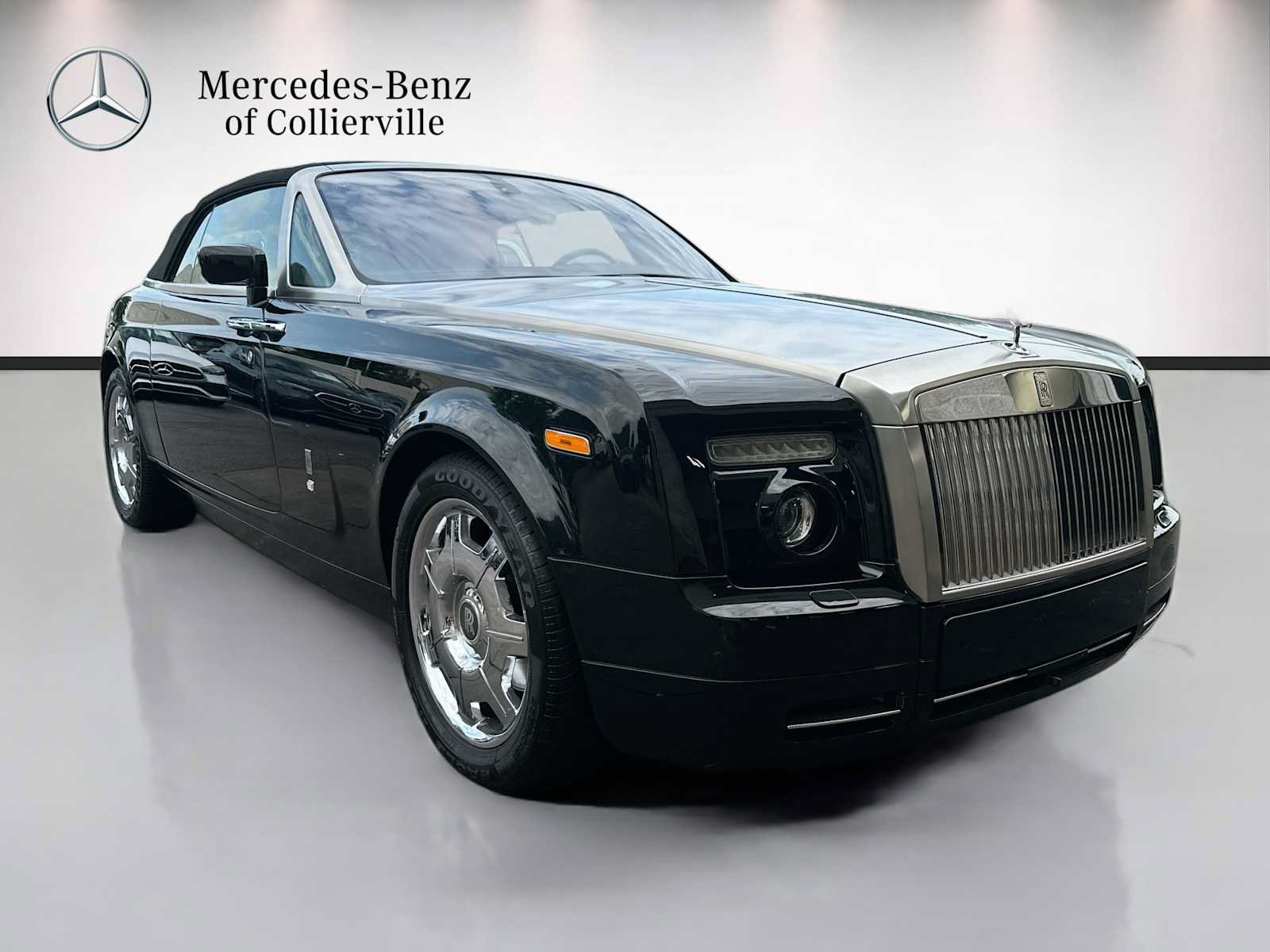 Used 2009 Rolls-Royce Phantom Drophead Coupe RWD image 3