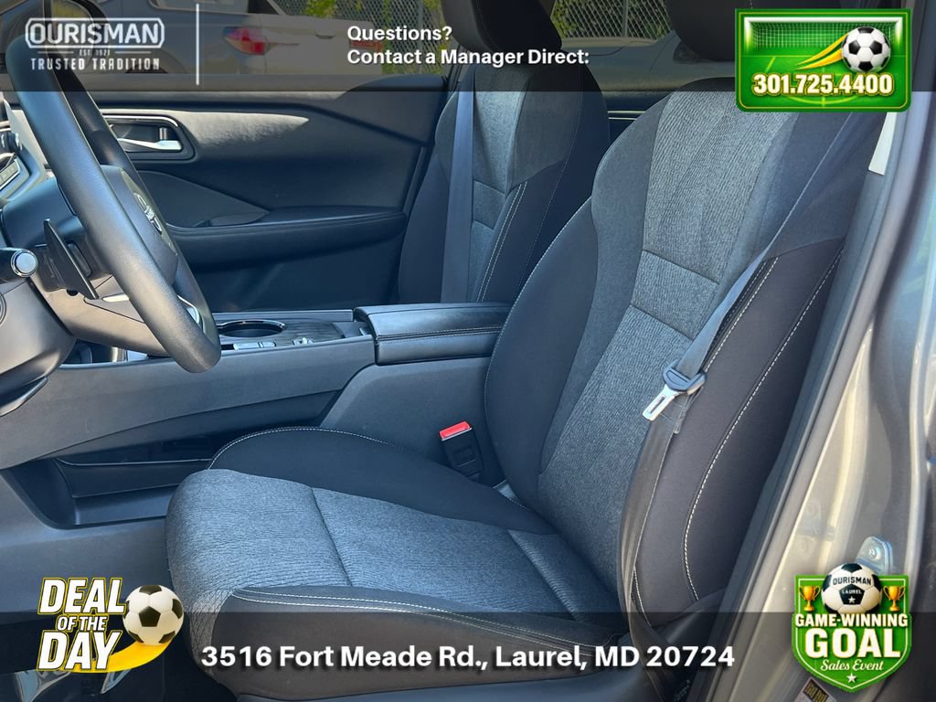 Used 2024 Nissan Rogue SV FWD image 6