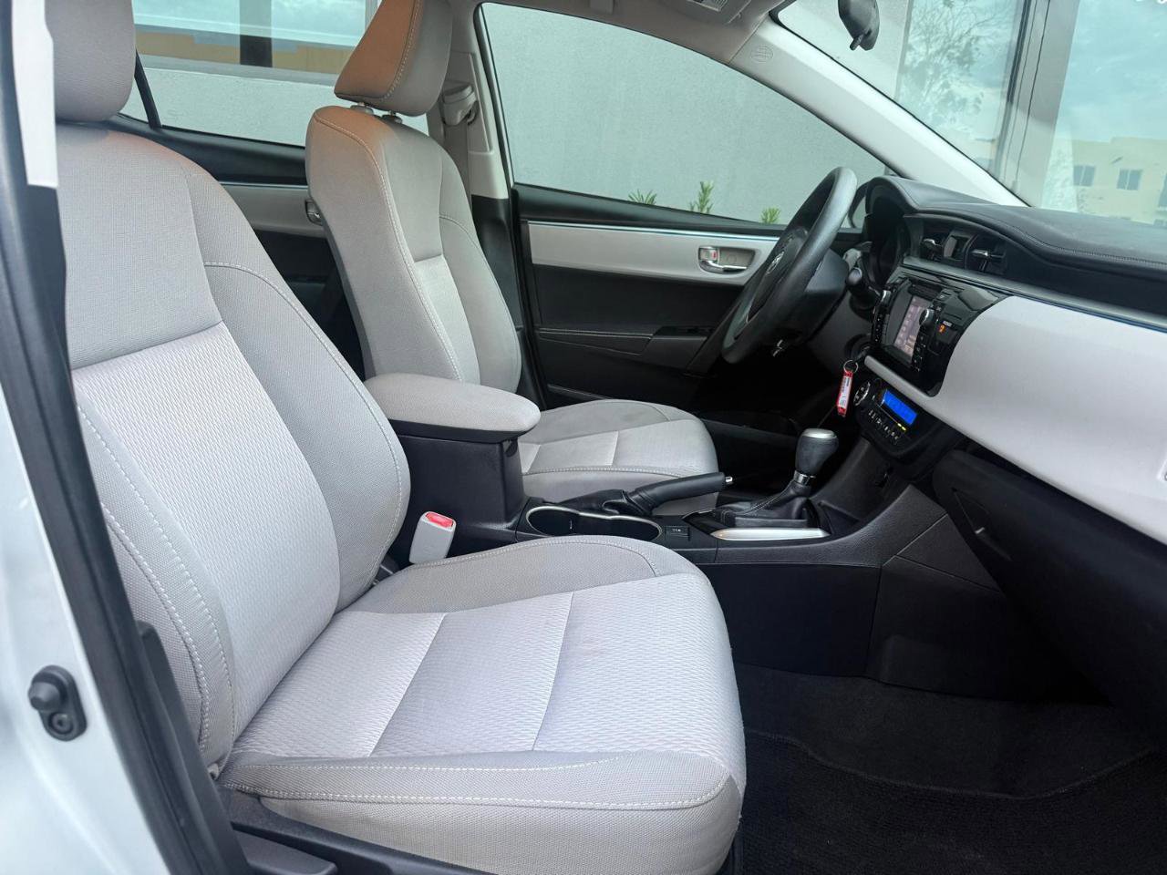 Used 2015 Toyota Corolla LE FWD image 16