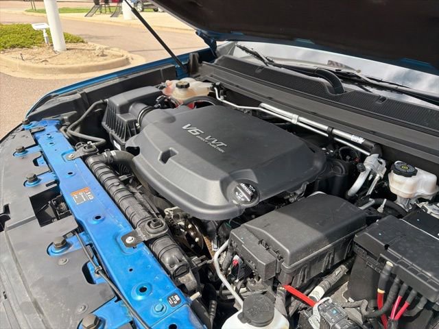 Used 2022 Chevrolet Colorado LT w/ LT Convenience Package AWD/4WD image 11