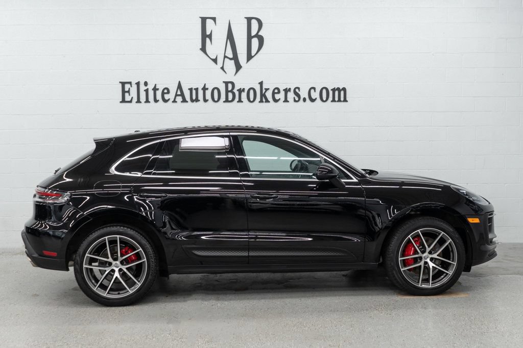 Used 2023 Porsche Macan S AWD/4WD image 5