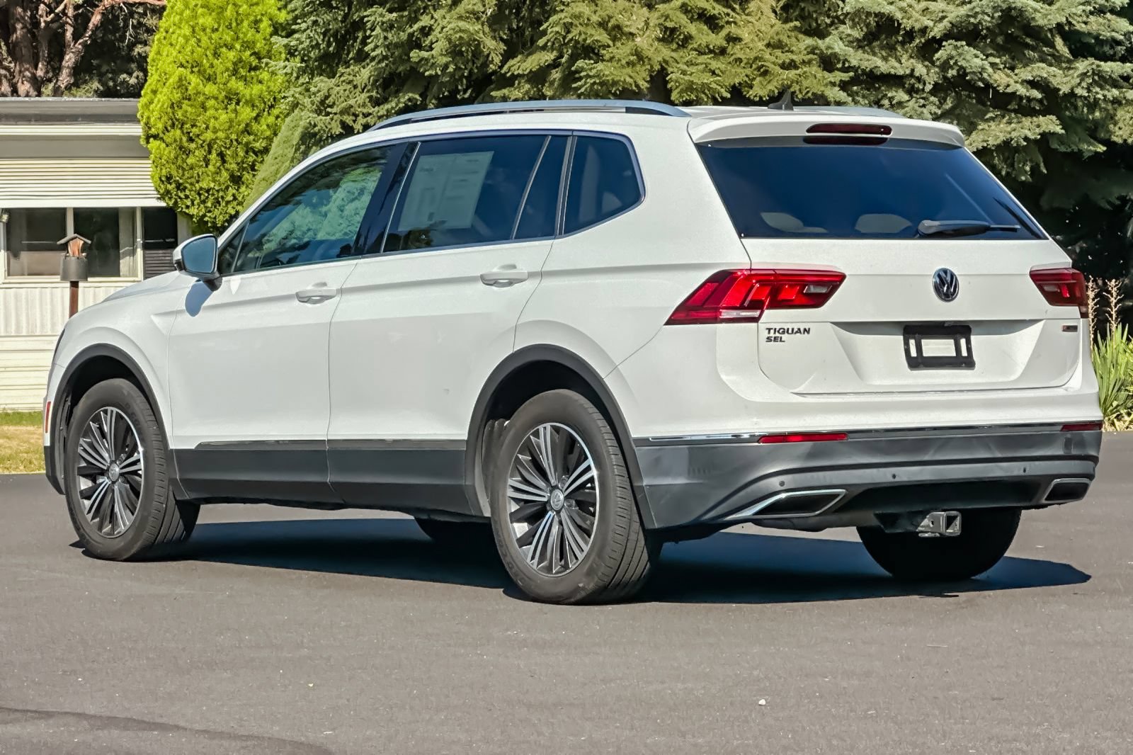 Used 2019 Volkswagen Tiguan SEL w/ 3rd Row Seat Package AWD/4WD image 6