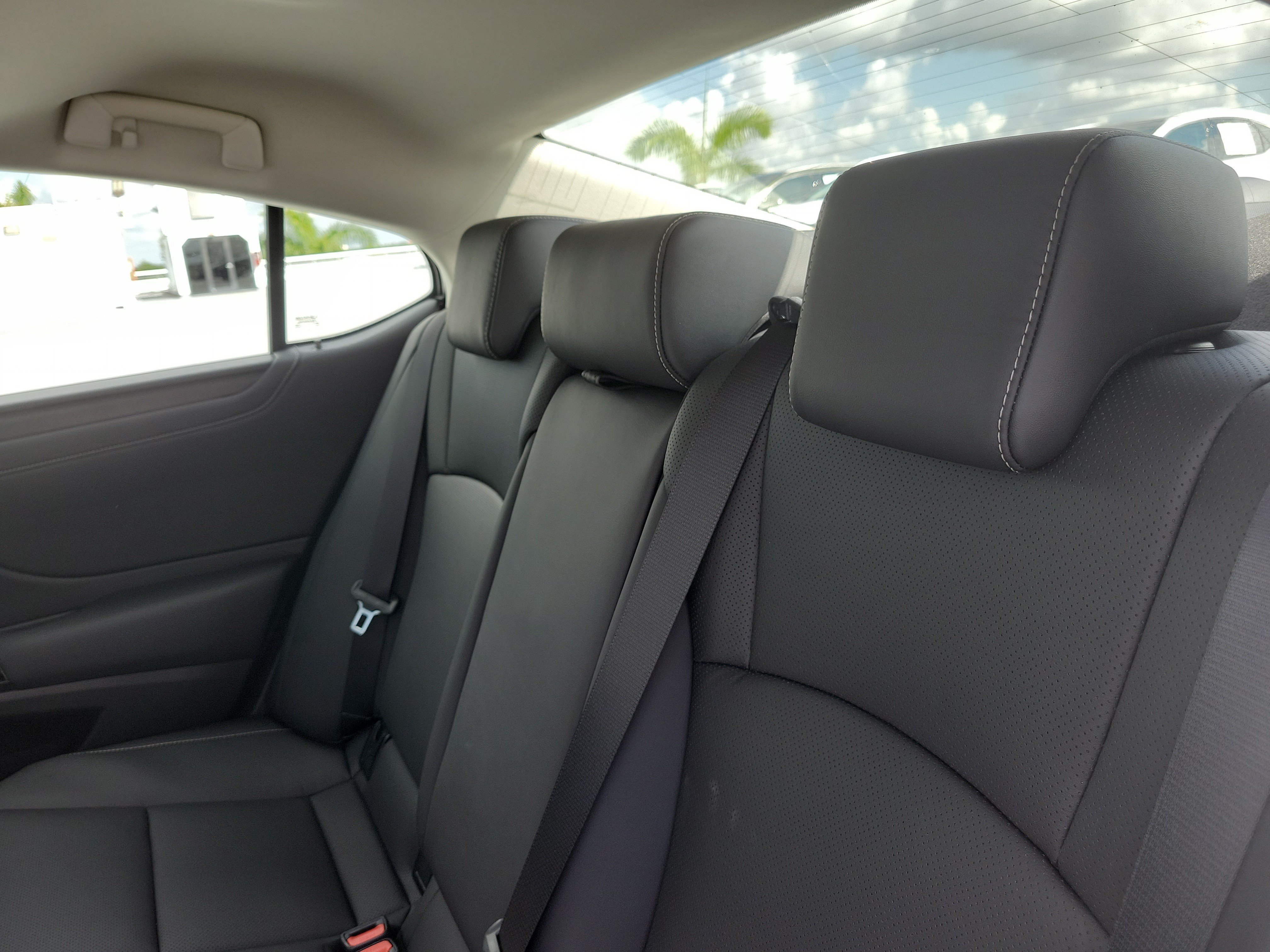 Certified 2025 Lexus ES 300h w/ Premium Package FWD image 12