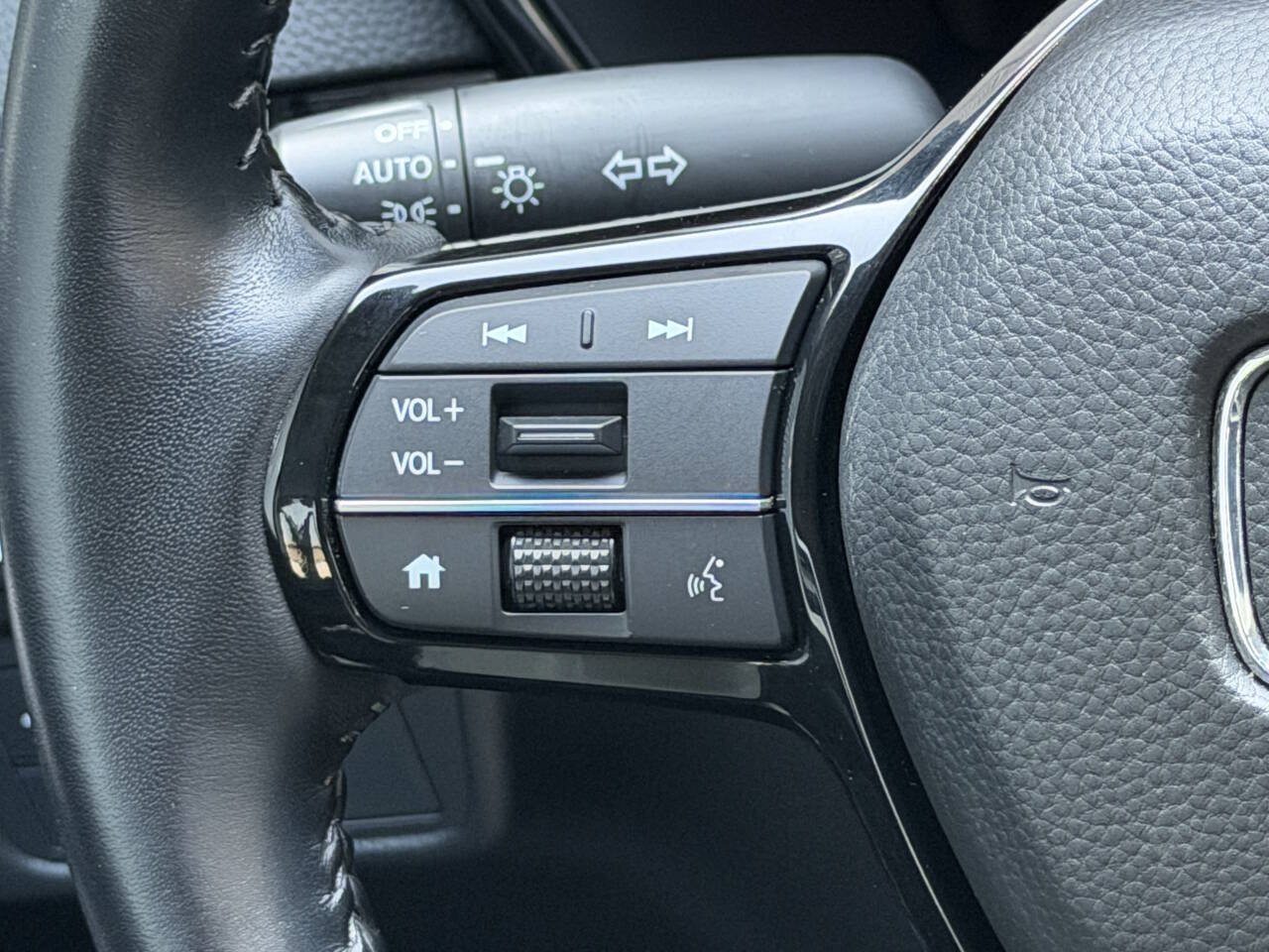 Used 2025 Honda CR-V EX-L image 23