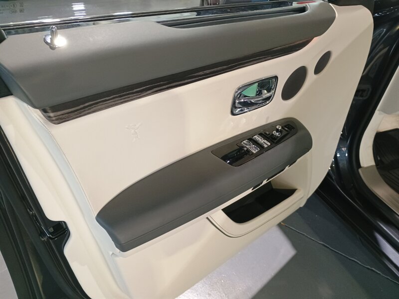 Used 2021 Rolls-Royce Ghost AWD/4WD image 16