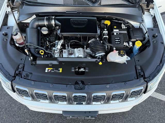 Used 2024 Jeep Compass Latitude image 7