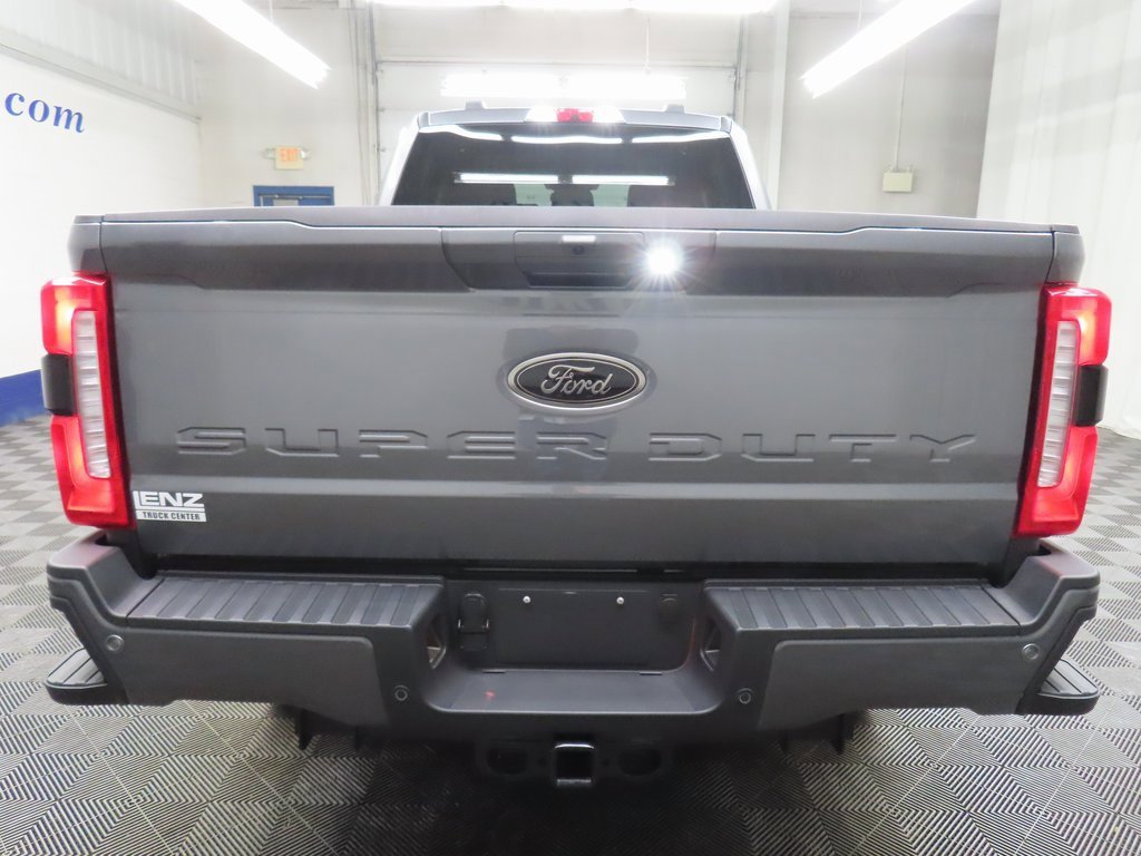 Used 2025 Ford F350 Lariat w/ Black Appearance Package image 43