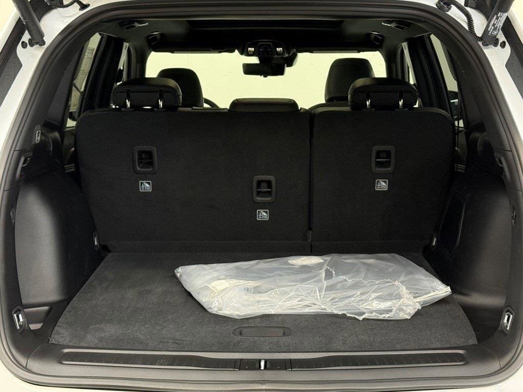 New 2025 Jeep Grand Cherokee Limited w/ Luxury Tech Group II image 7