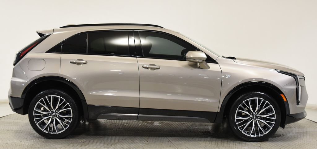 Used 2024 Cadillac XT4 Sport w/ Technology Package image 12