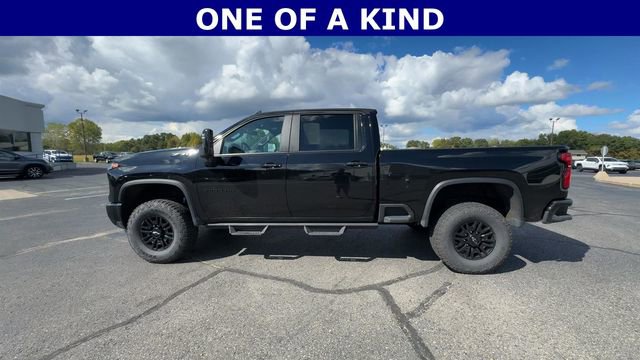 Certified 2024 Chevrolet Silverado 2500 ZR2 w/ LPO, Dark Essentials Package image 6