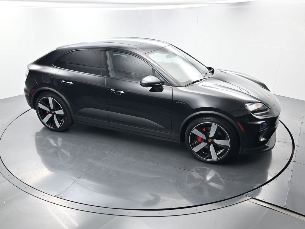 Certified 2025 Porsche Macan 4S Electric image 44
