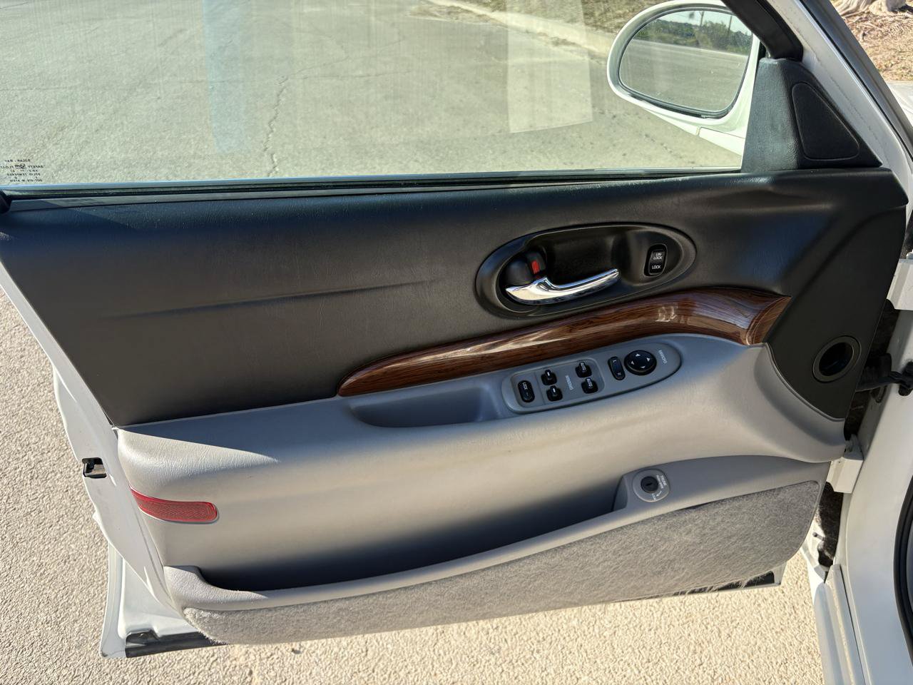 Used 2004 Buick Le Sabre Custom FWD image 24