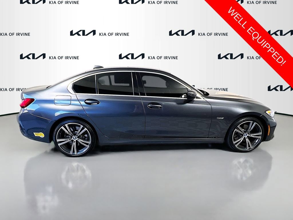 Used 2022 BMW 330e w/ Driving Assistance Package image 8