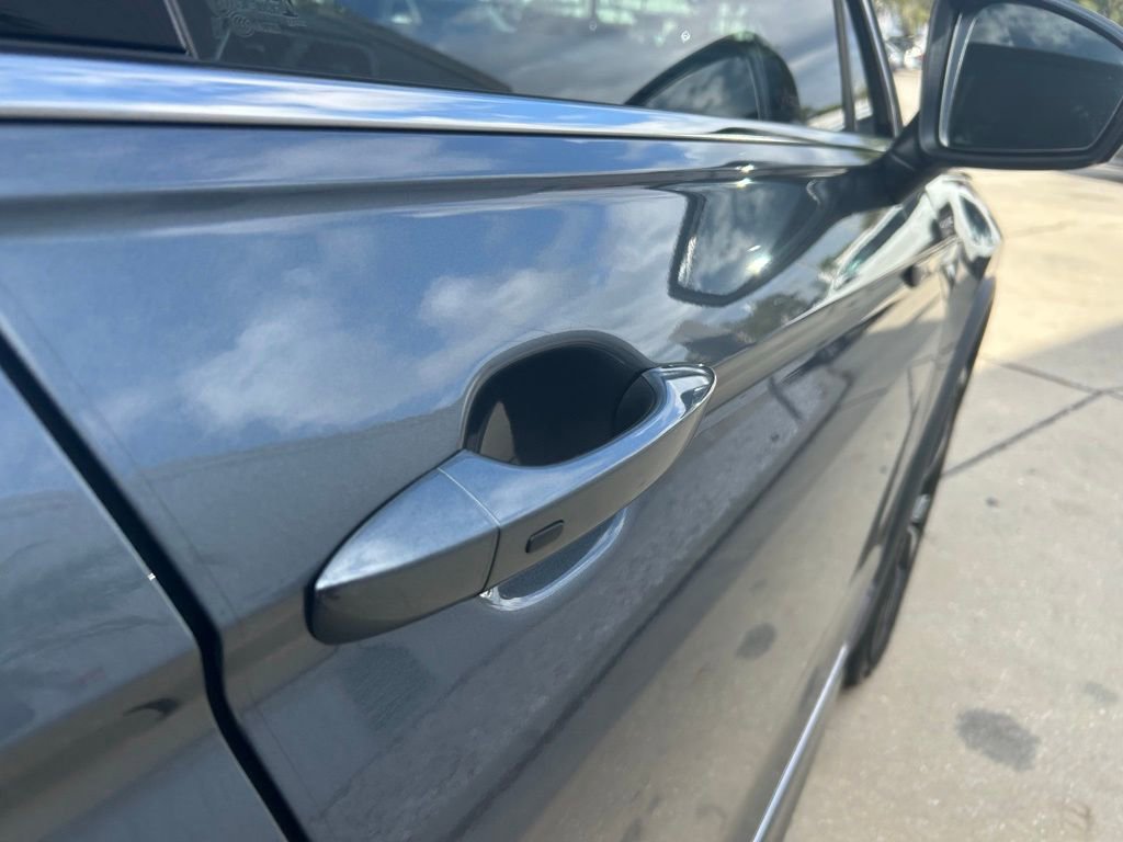 Used 2024 Volkswagen Tiguan SEL R-Line image 36