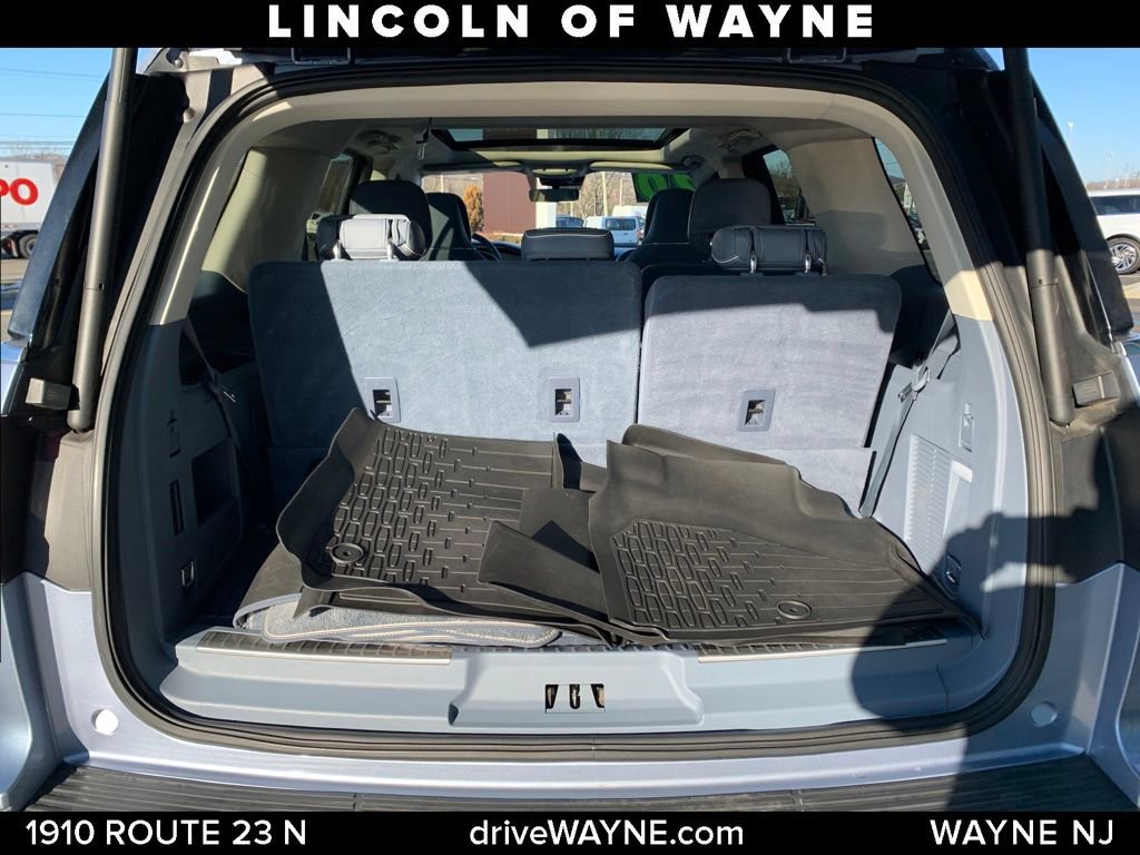 Used 2020 Lincoln Navigator Black Label w/ Cargo Convenience Package image 6