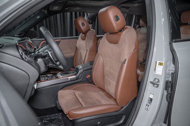New 2026 Mercedes-Benz GLB 35 AMG 4MATIC image 11