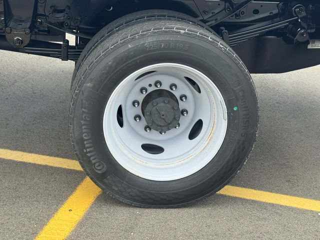 New 2025 Ford F550 4x4 Regular Cab Super Duty image 9