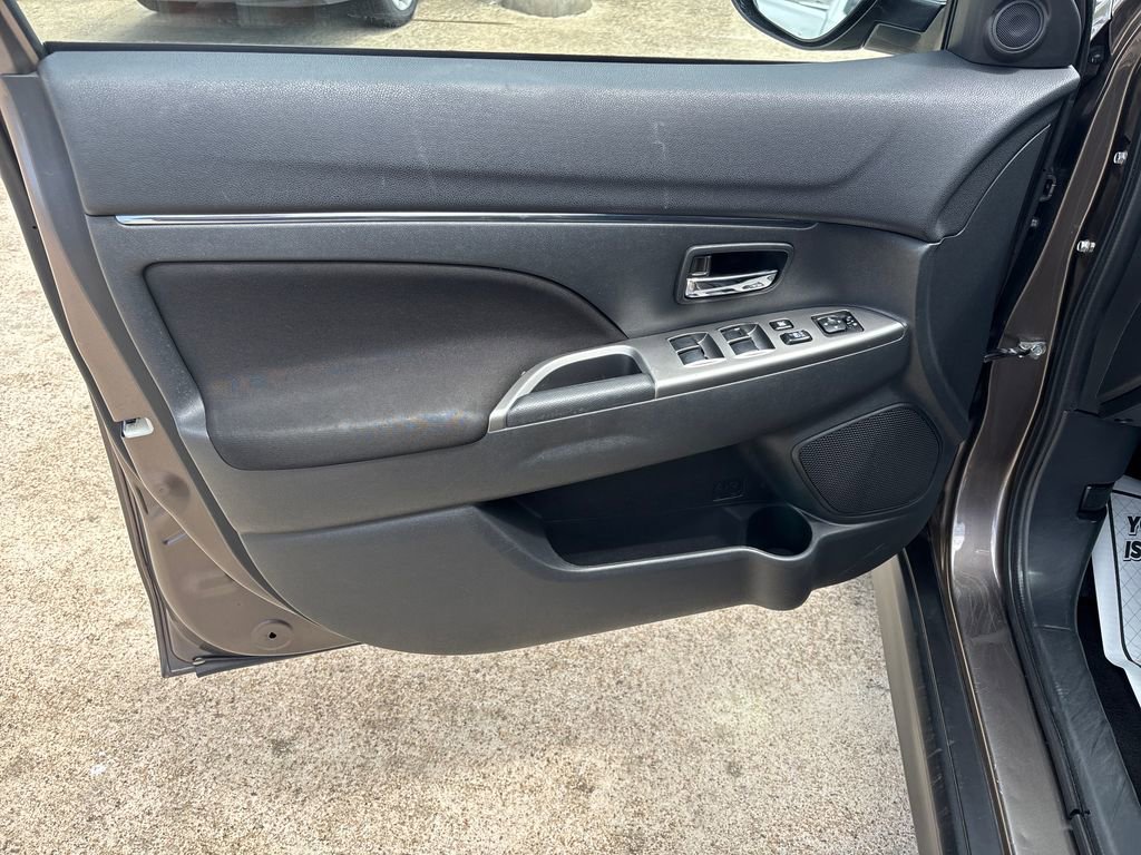 Used 2019 Mitsubishi Outlander Sport ES FWD image 11