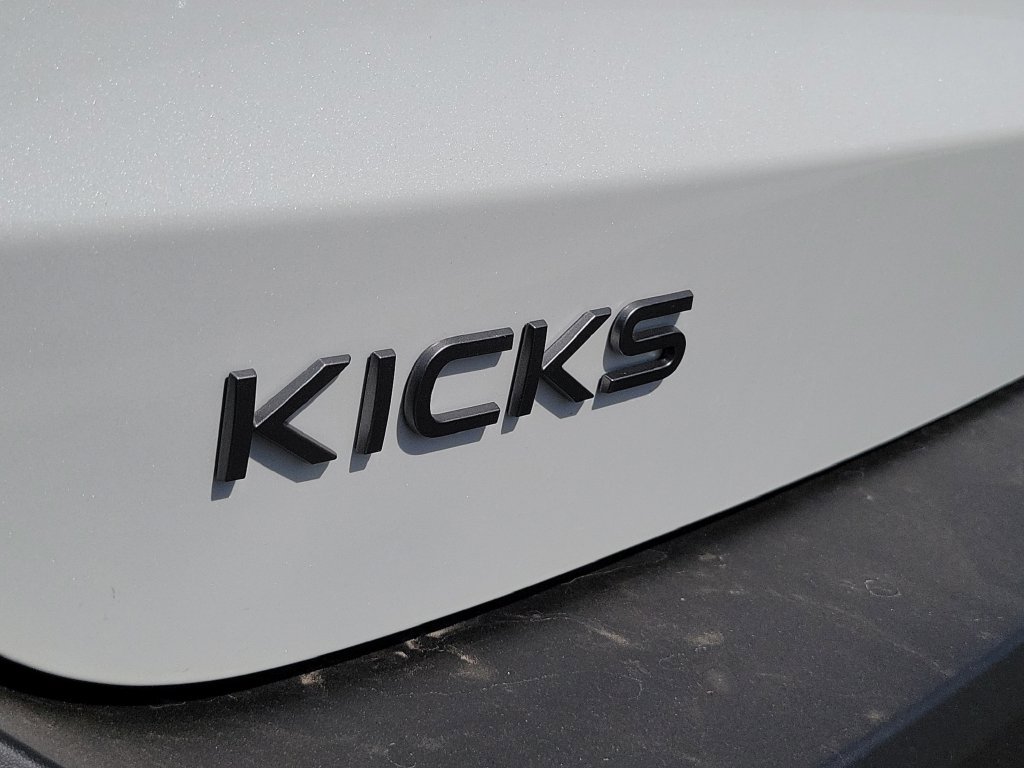 New 2026 Nissan Kicks SV w/ Cold Weather Package FWD image 3